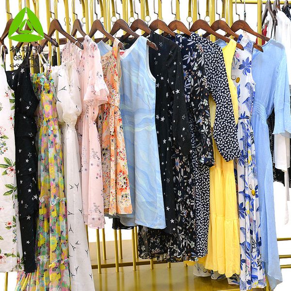 Women's Branded Summer Clothes Mixed Style Stock Dresses T-Shirts Small Shirts Pants Skirts Second Hand Used Thrift Clothing