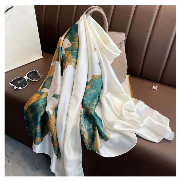 2022 Autumn New Style Big Size Silk Scarf 180 * 90 Fashion Woman Polyester Scarf Shawls Factories China