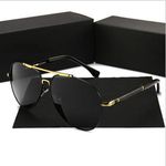 Inexpensive Stylish Metal Frame Polarized square Trending Clip on Sunglasses