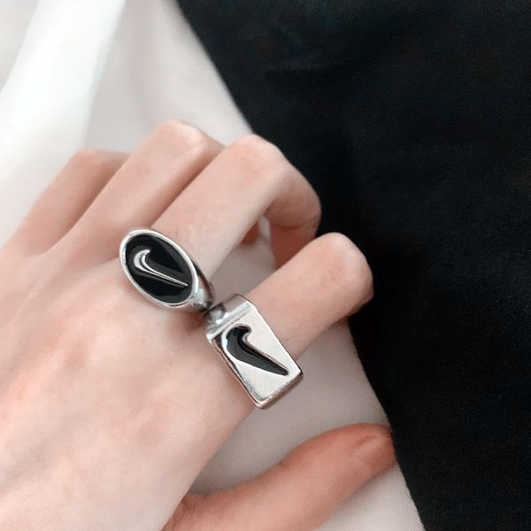 Hot Unisex Retro Hip Hop Style Couple Rings Fashionable Tick Symbol Index Finger Copper Jewelry for Anniversaries